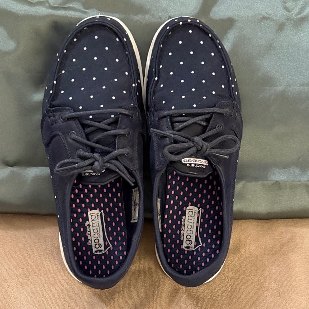 Skechers goga mat Dark Blue Polka Dot Boat Shoes